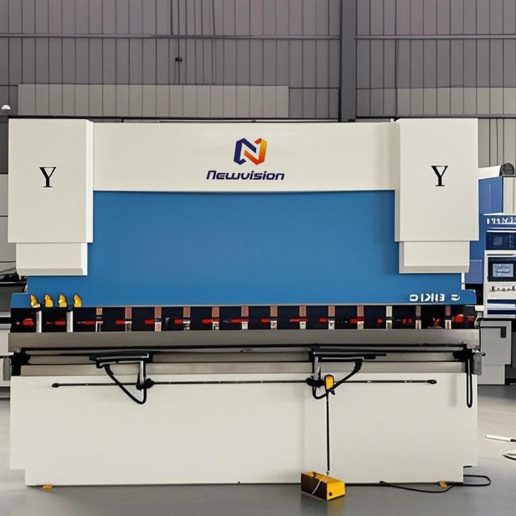 Machine à cintrer les métaux CNC